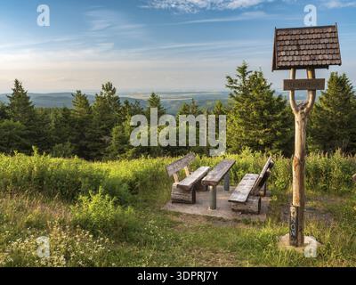 View from Schneekopf in the Thuringian Forest, Geratalblick signpost and table with benches for hikers, Gehlberg, Thuringia, Germany Stock Photo
