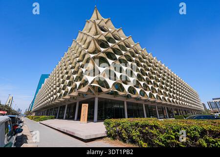 Modern architectural facade of the King Fahad National Library in Riyadh, Saudi Arabia Stock Photo
