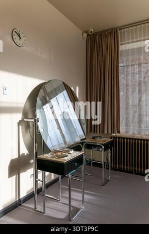 Main Bedroom of Sonneveld House, Rotterdam, built early 1930s in the functionalist Nieuwe Bouwen (New Building) style by Brinkman en Van der Vlugt. Stock Photo