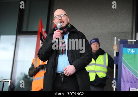 ALLOA, SCOTLAND – February 21st, 2026: MP Brian Leishman is seen speaking to crowd at rally.  Protesters gather and march from Alloa Town Hall to Forth Valley College Alloa Campus during the "March for Alloa Campus" rally. The event, supported by EIS (Educational Institute of Scotland), GMB, and UNISON unions, opposes potential campus closure amid severe Scottish further education funding cuts and rising costs. Speakers included FVC Principal Kenny MacInnes, MSPs Keith Brown and Richard Leonard, MP Brian Leishman, and union representatives. Stock Photo
