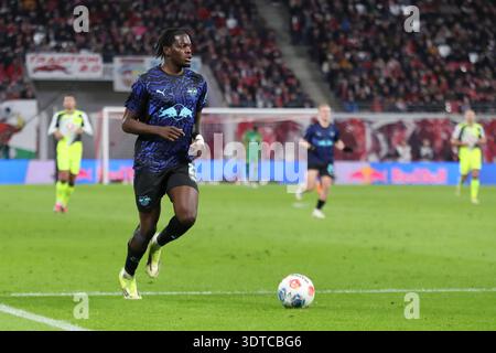 Castello Lukeba (23, RB Leipzig). LEIPZIG, GERMANY - FEBRUARY 21: Bundesliga [Bundesliga]-Match RB Leipzig - Borussia Dortmund at the Red Bull Arena on Matchday 23 of the 1. Bundesliga [Bundesliga] on February 21, 2026 in Leipzig, Germany. DFL REGULATIO Stock Photo