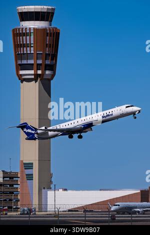 sky harbor airport 2-1-2026 Phoenix, AZ USA American Airlines