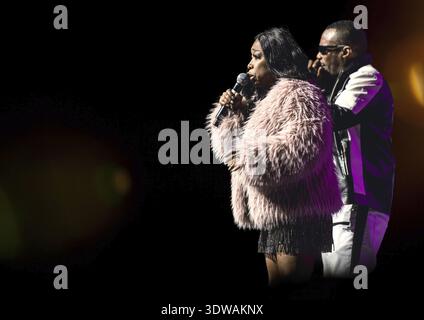 Snap band 90s hi-res stock photography and images - Alamy