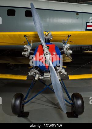 Kinner Types Fleet Model 2 was a dual-control open cockpit training aircraft ...