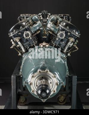Allison V-1710-7 (V-1710-C4) is a supercharged V-12 aircraft engine ...
