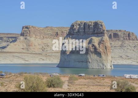 View of Lone Rock Beach Campground at Wahweap Bay on Lake Powell in Glen Canyon National Recreation Area, Utah Stock Photo