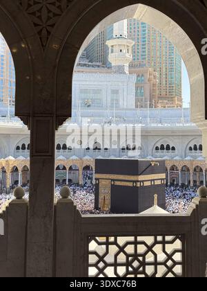 pilgrims-circling-the-kaaba-at-masjid-al-haram-in-mecca-during-hajj-and