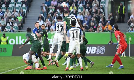 foul-leading-to-penalty-kick-left-stefan-posch-lautaro-martinez