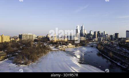 Aerial view of the Philadelphia Museum of Art with the city skyline and ...