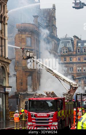 vape shop online delivery Central station Vape Shop fire Glasgow Stock Photo