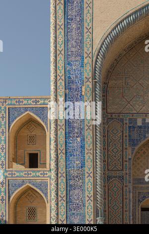 Geometric tilework and lattice window detail on Sher Dor Madrasah at ...