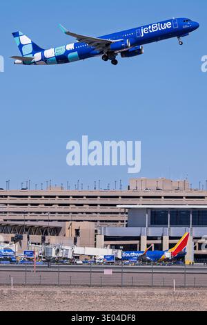 SKY HAWK II ミニアエプレーン sky harbor airport 2-1-2026 Phoenix, AZ USA American Airlines