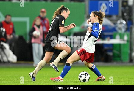 From left Melanie Brunnthaler (HSV Hamburg), Sanne Troelsgaard Hamburg ...