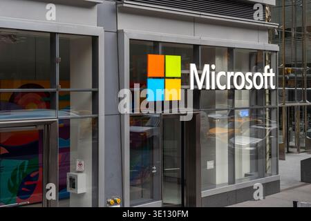 A Microsoft store in midtown Manhattan in New York City, NY, USA. Stock Photo
