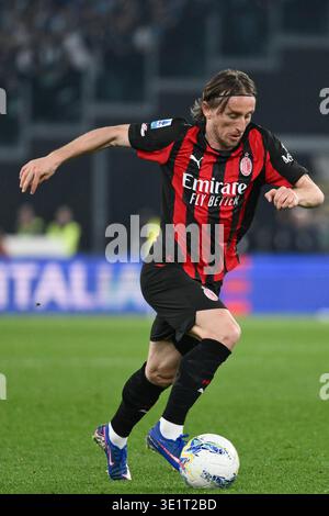 luka-modric-ac-milan-during-serie-a-match-ac-milan-vs-torino-fc-milan