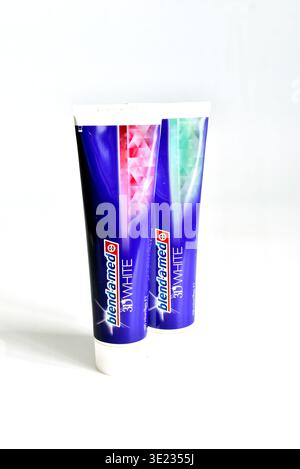 Shevchenkovo. Kyiv region. Ukraine. 01. 15. 2026. A tube of mint-flavored toothpaste. Stock Photo