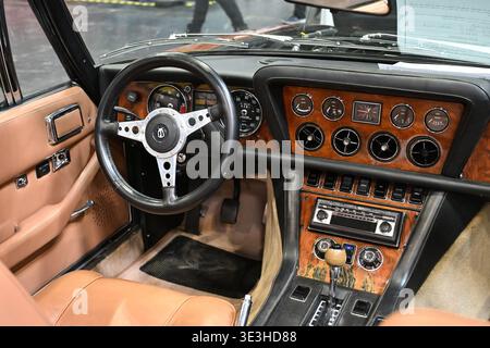 Jensen Interceptor dash at the vintage car at the Practical