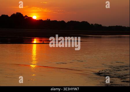 Sunrise over the Save River, Gonarezhou National Park, Zimbabwe Stock Photo