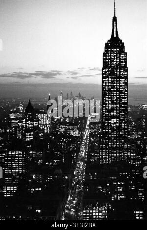 New york empire state building 1940s hi-res stock photography and