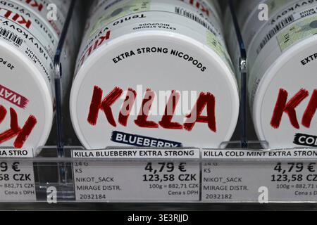 duty free chewing tobacco hi-res stock photography and images Lucky Strike Double Click Wild
