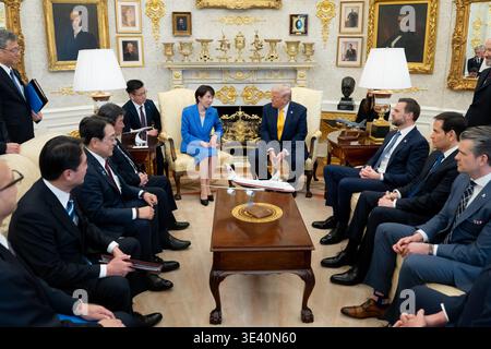 President Donald J. Trump participates in a Bilateral meeting with Japanese Prime Minister Sanae Takaichi in the Oval Office, Thursday, March 19, 2026. (Official White House Photo ) Stock Photo