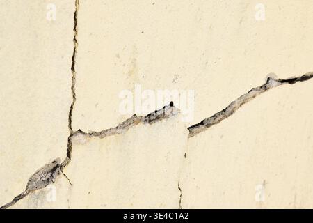 big cracks in a wall Stock Photo