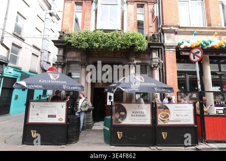 Dublin, Ireland - 18th March 2026: View outside The Stag's Head pub in Dublin city depicting a street scene in the Irish capital on a  sunny humid afternoon Stock Photo
