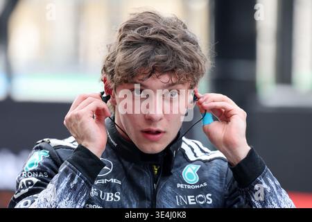 Pole sitter Andrea Kimi Antonelli (ITA) Mercedes AMG Formula One Team ...