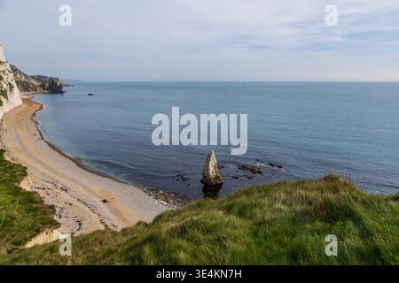 A view towards Durdle Door from Bat's Head, along the coastal path in Dorset Stock Photo