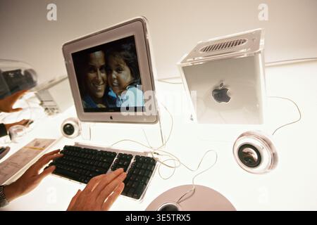【ジャンク】Apple Power Mac G4 Cube The Apple Power Mac G4 Cube In Pictures | Cracked the Code