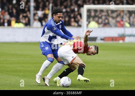 ZWOLLE - (lr) Mathis Suray of Go Ahead Eagles, Olivier Aertssen of PEC ...