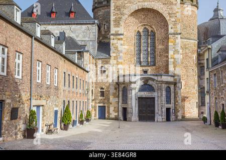 Domhof square and the historic cathedral in Aachen, Germany Stock Photo