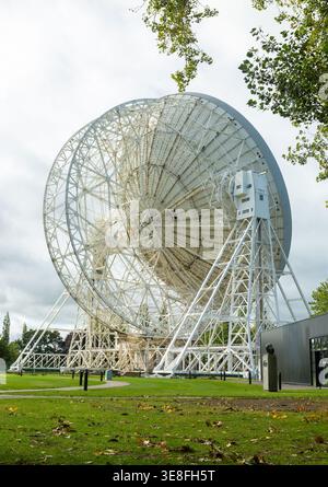 The Lovell Telescope at the Jodrell Bank Observatory in Cheshire, England Stock Photo