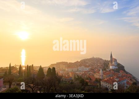 coastal-view-over-historic-rooftops-of-cagliari-sardinia-colorful-old