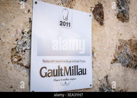 Gault millau logo hi-res stock photography and images - Alamy