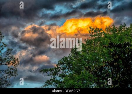 Dramatic lighting in the sky Stock Photo