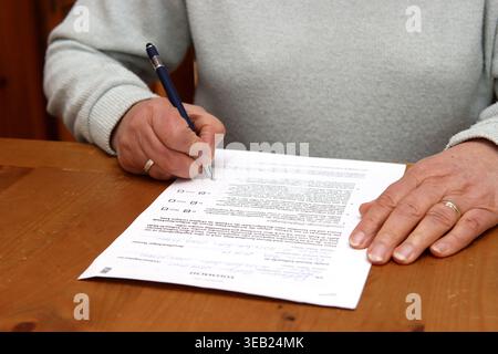 document, ticking, filling, documents, bottling, fillings Stock Photo