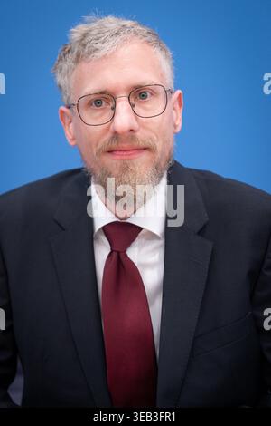 Bundespressekonferenz - Deutsch-kanadische Partnerschaft fuer souveraene KI Samuel Weinbach, Co-Founder von Aleph Alpha in der Bundespressekonferenz zur Vorstellund des Thema Deutsch-kanadische Partnerschaft für souveraene KI, Berlin , 24.04.2026 Berlin Berlin Deutschland *** Federal Press Conference German-Canadian Partnership for Sovereign AI Samuel Weinbach, Co Founder of Aleph Alpha at the Federal Press Conference to present the topic German-Canadian Partnership for Sovereign AI, Berlin , 24 04 2026 Berlin Berlin Germany Stock Photo