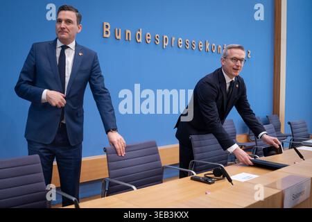 Bundespressekonferenz - Deutsch-kanadische Partnerschaft fuer souveraene KI Karsten Wildberger, Bundesminister für Digitalisierung und Staatsmodernisierung gemeinsam mit Evan Solomon, Minister fuer kuenstliche Intelligenz und digitale Innovation der Regierung von Kanada in der Bundespressekonferenz zur Vorstellund des Thema Deutsch-kanadische Partnerschaft für souveraene KI, Berlin , 24.04.2026 Berlin Berlin Deutschland *** Federal Press Conference German-Canadian Partnership for Sovereign AI Karsten Wildberger, Federal Minister for Digitalization and State Modernization together with Evan Sol Stock Photo