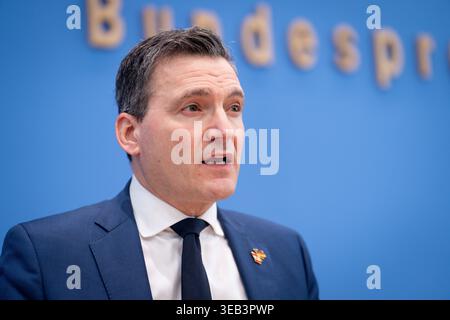 Bundespressekonferenz - Deutsch-kanadische Partnerschaft fuer souveraene KI Evan Solomon, Minister fuer kuenstliche Intelligenz und digitale Innovation der Regierung von Kanada in der Bundespressekonferenz zur Vorstellund des Thema Deutsch-kanadische Partnerschaft für souveraene KI, Berlin , 24.04.2026 Berlin Berlin Deutschland *** Federal Press Conference German-Canadian Partnership for Sovereign AI Evan Solomon, Minister of Artificial Intelligence and Digital Innovation of the Government of Canada at the Federal Press Conference to present the topic German-Canadian Partnership for Sovereign Stock Photo