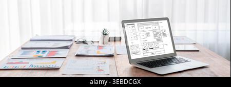 Website design software provide brisk template for online retail business and e-commerce Stock Photo
