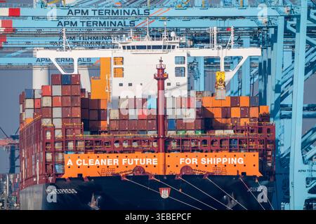 APM Container Terminal, the container ship Busan Express, operated by ...