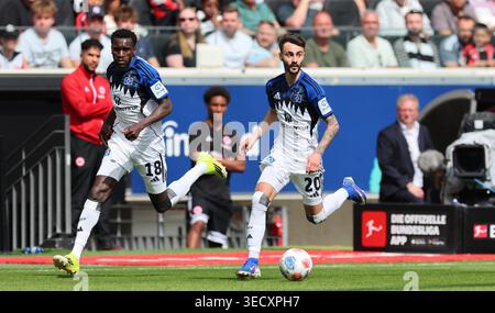 from left Bakery Jatta, Fabio Vieira (HSV Hamburg) Hamburg, October 4 ...