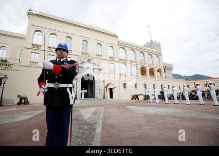 Monaco, France. 04th May, 2026. © PHOTOPQR/NICE MATIN/Jean François Ottonello ; Monaco ; 04/05/2026 ; Passage de la tenue d hiver, en noir, a la tenue d ete, en blanc, pour les carabiniers du prince lors de la releve de la garde Monaco may 4th 2026 The Prince's Carabiniers change from their winter uniform (black) to their summer uniform (white) during the changing of the guard. Credit: MAXPPP/Alamy Live News Stock Photo