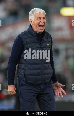 Gian Piero Gasperini Head Coach of AS Roma looks on during the Serie A ...