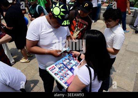 Fans exchange Panini World Cup collectible cards as part of the FIFA World Cup Panini Collectible Album Exhibition at Palacio de Bellas Artes. on May 9, 2026 in Mexico City, Mexico. (Credit Image: © Luis Barron/eyepix via ZUMA Press Wire) EDITORIAL USAGE ONLY! Not for Commercial USAGE! Stock Photo
