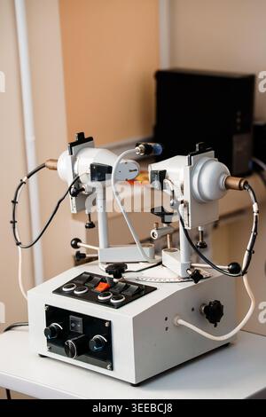 Vintage scientific equipment setup for electrical signal analysis in biomedical research environment with control panel interface Stock Photo