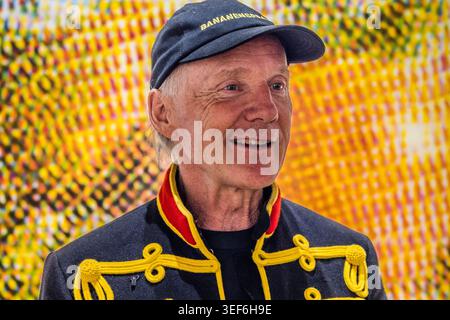 Thomas Baumgärtel at the opening of the exhibition “40 Years of Bananensprayer”. This major project runs from May until the end of September 2026 and is themed “Freedom for Art”. The NiederrheinTour 2026 will showcase 40 groups of works spanning 40 years at 40 art venues, as seen here at the Museum Villa Erckens in Grevenbroich, Nordrhein-Westfalen, Germany Stock Photo