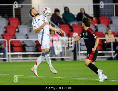 Chicago Fire FC forward Philip Zinckernagel (11) takes free kick during ...