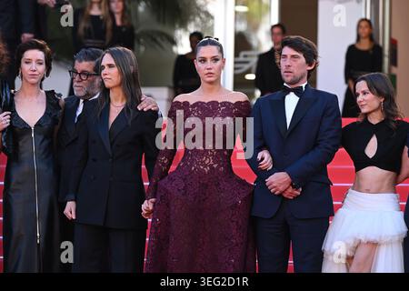 Hugo Selignac, Adele Exarchopoulos and Jeanne Herry at the premiere of ...